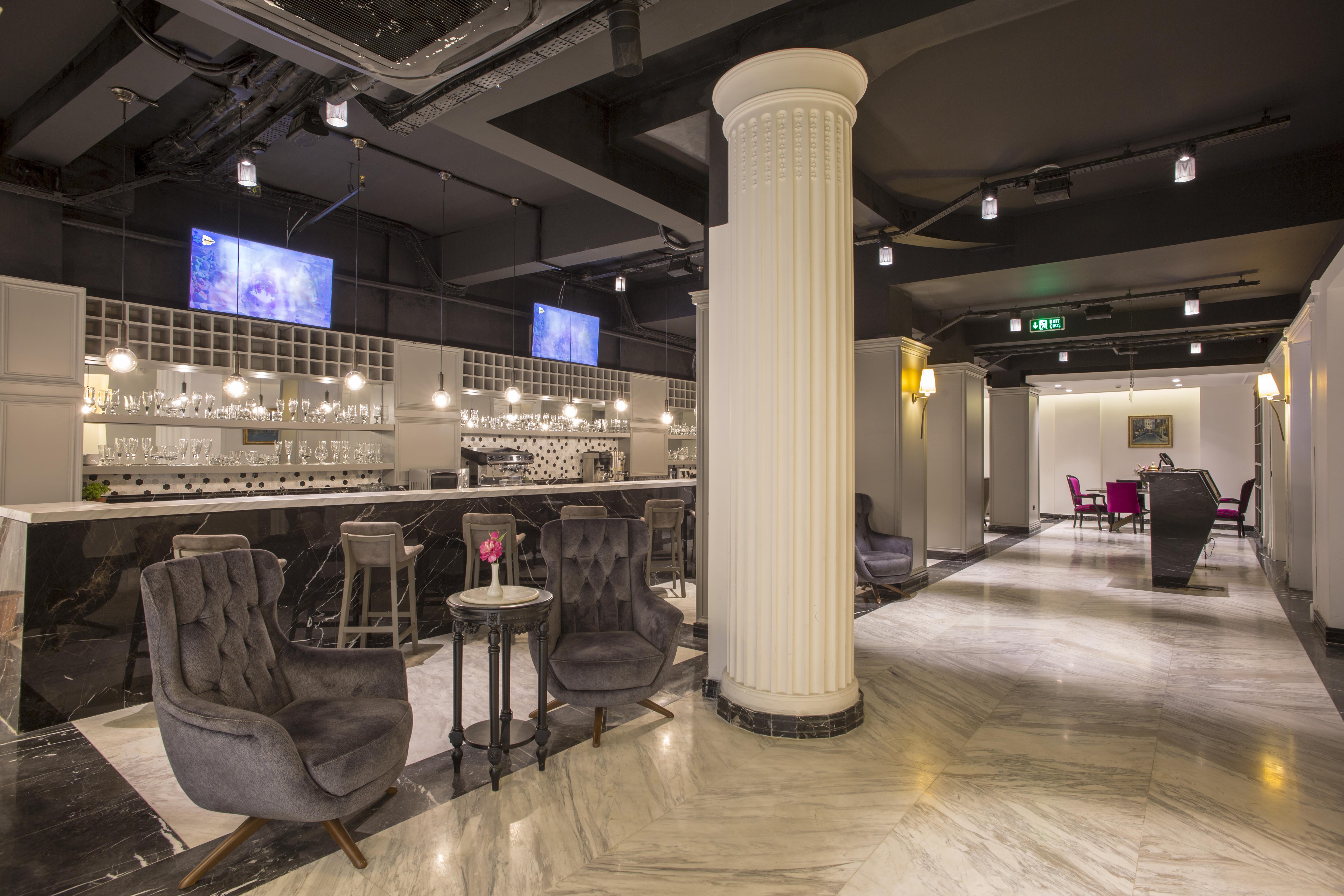 White Monarch Hotel — Photos 3